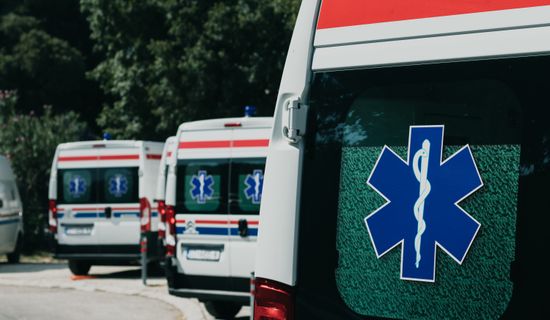 尖扎救护车转运病人过路高速收费吗？